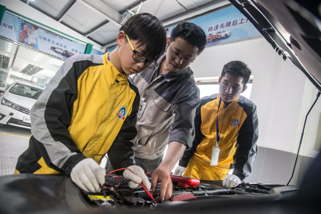 <b>汽車行業走勢看好，如何</b>