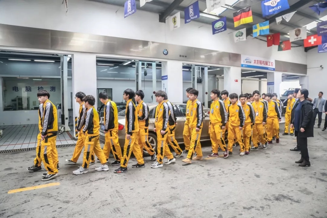 你以為我們只在學校里學習汽修?錯了!
