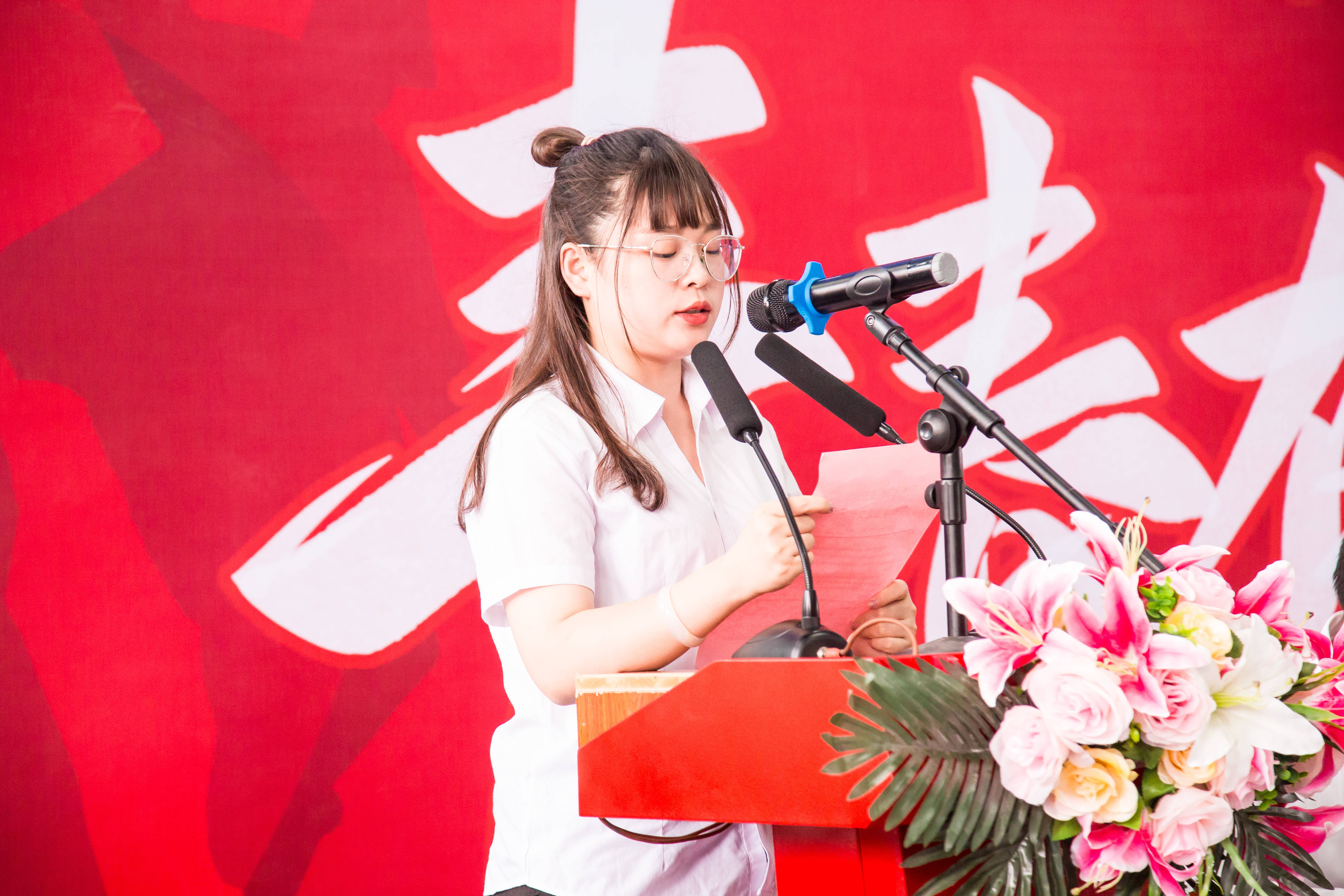 <b>亦師亦友，做學生的人生引路人</b>
